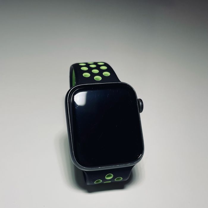 Apple watch SE + 4 curele de schimb