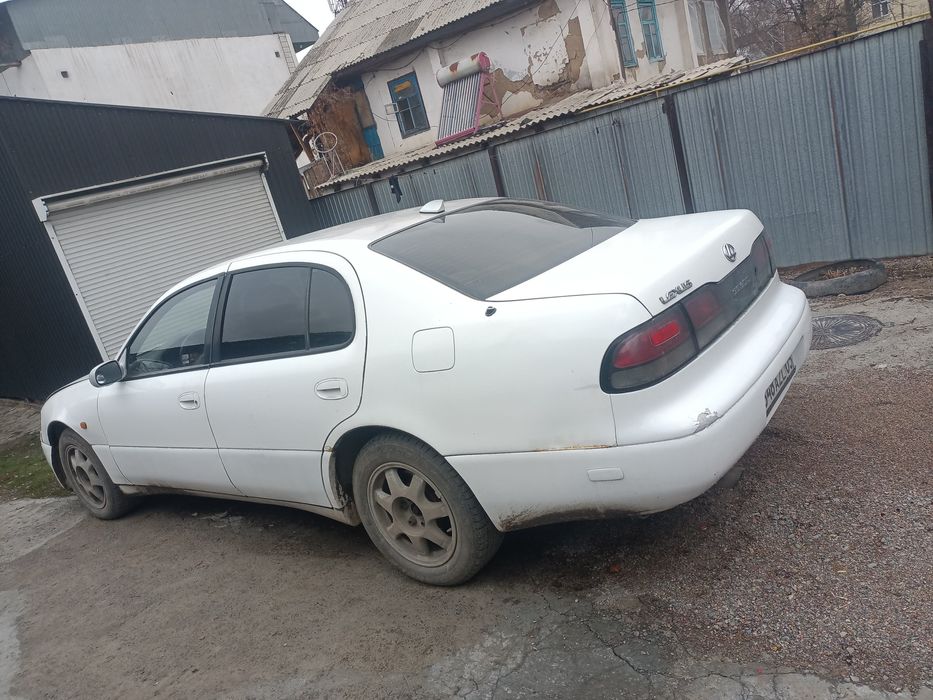 Продам машину Lexus GS300