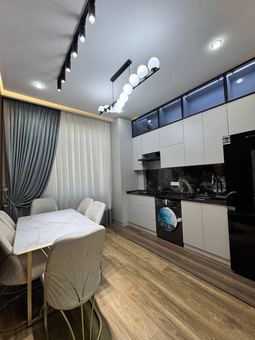 Продается 3 ком. Квартира площадью 83 кв.м. По ул. Титова