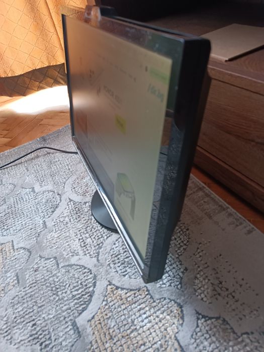 Монитор Asus 21 инча 1650 x 1080 резолюция VGI/RGB портове