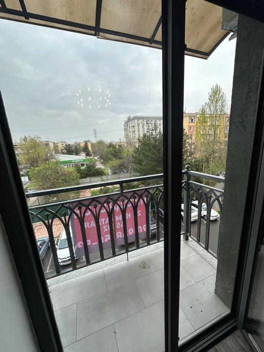 Продаю квартиру 18 квартал 65 КВ 3 этаж новострой