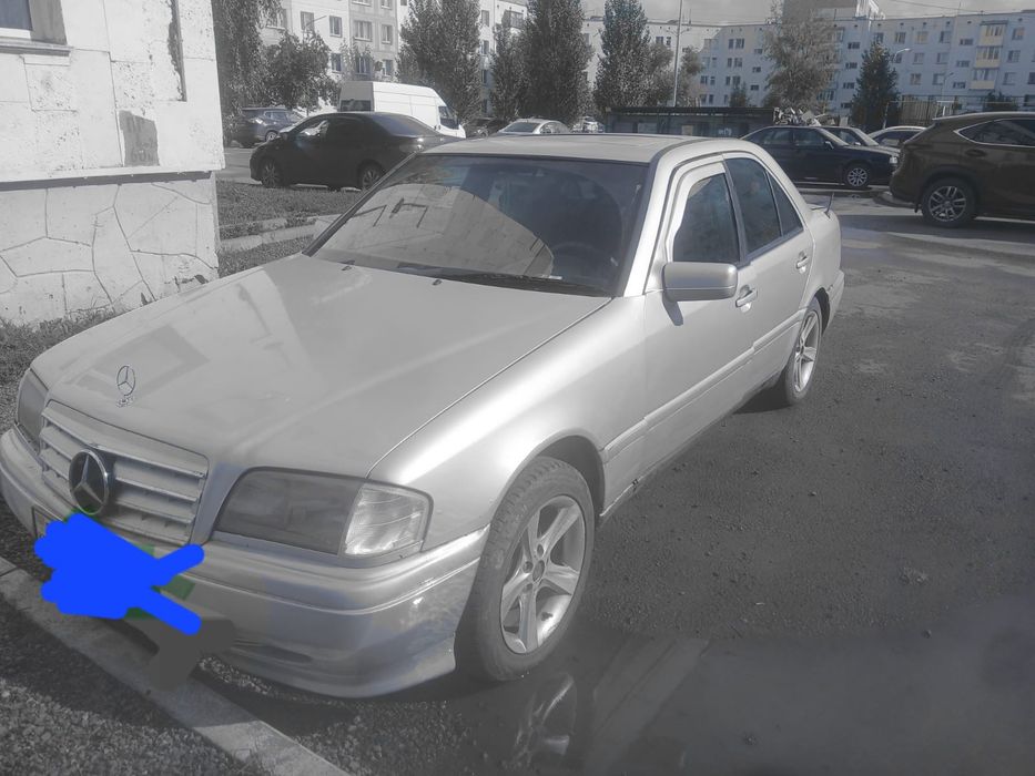 Продам мерса, на полном ходу, сел поехал