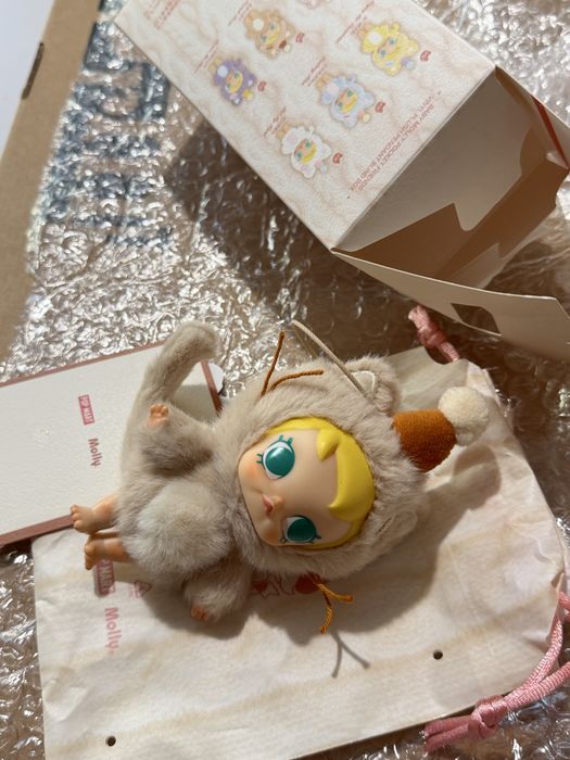 Оригинал POP MART Baby Molly и Cry Baby Crying anagin