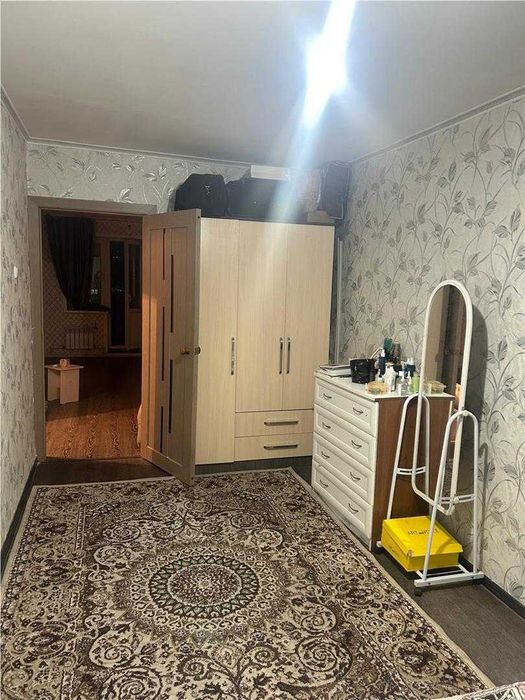 продам 2-х комн квартиру в центре города
