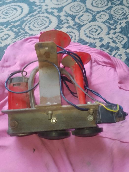 Тромба клаксон сирена въздушна двойна с компресор 12V за кола тир бус