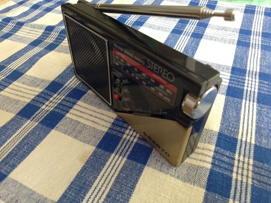 Radio portabil SANYO , anul 1982 Japonia