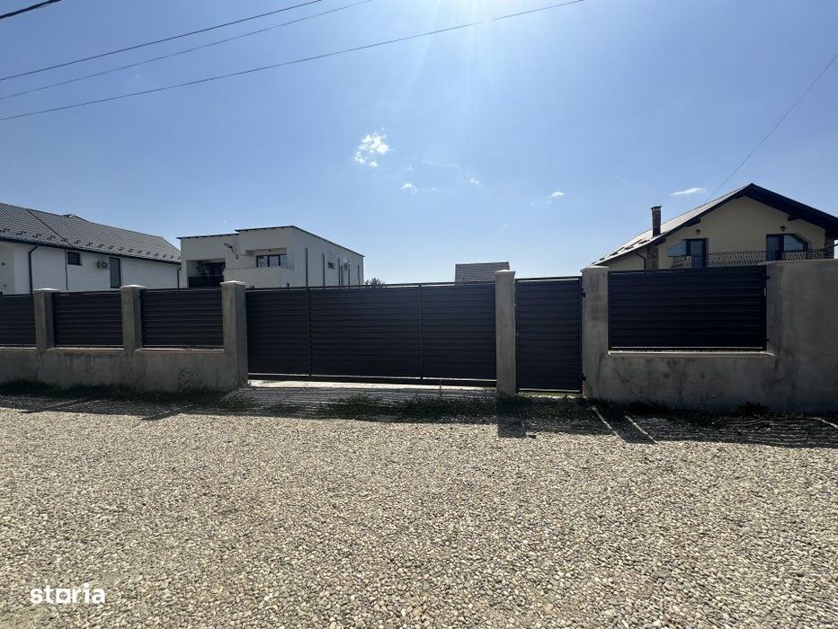 Teren imprejmuit + gard intre case zona Magic Trivale
