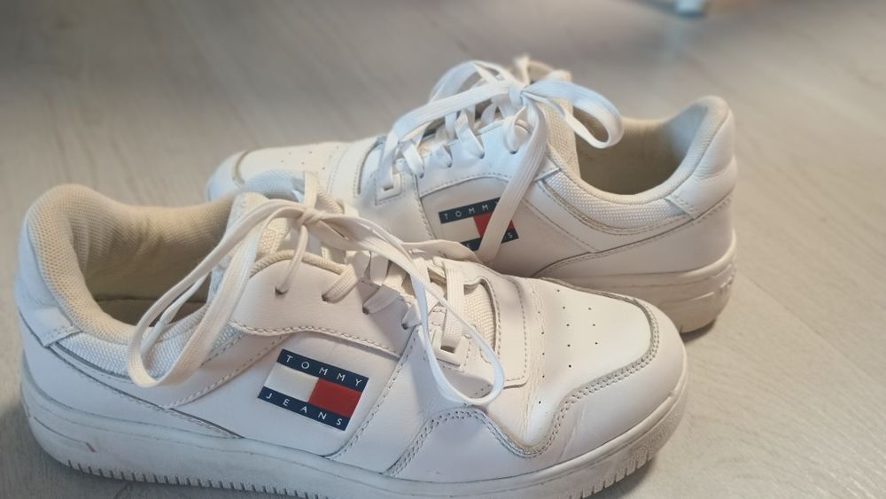 Оригинални кецове Tommy Hilfiger 39н