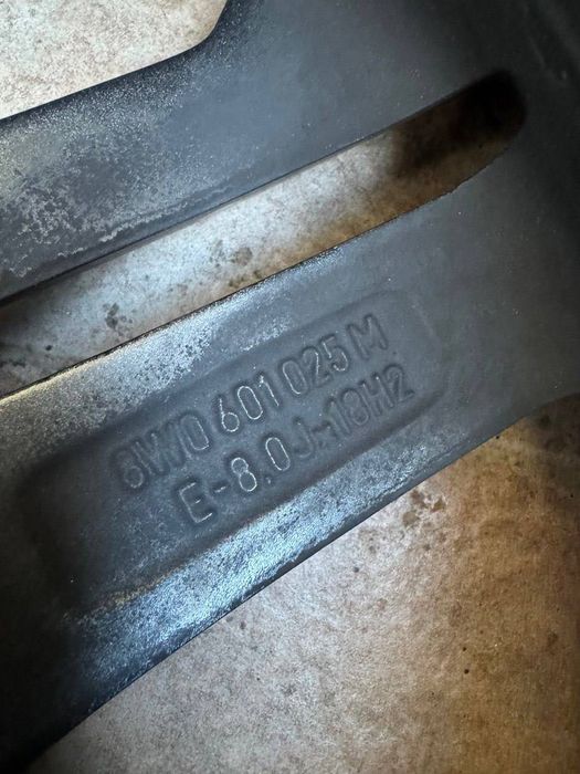 Оригинална употребявана джанта R18 за Audi A4 B9
