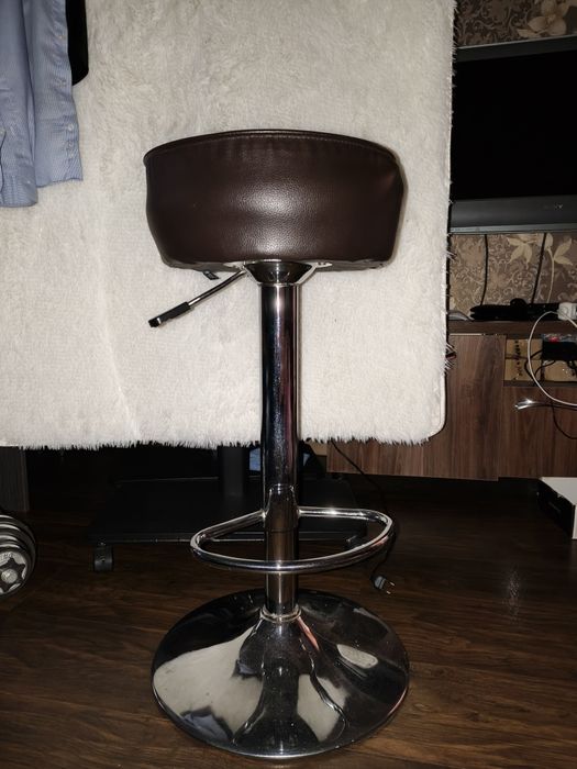 Барный стул в отличном состояние