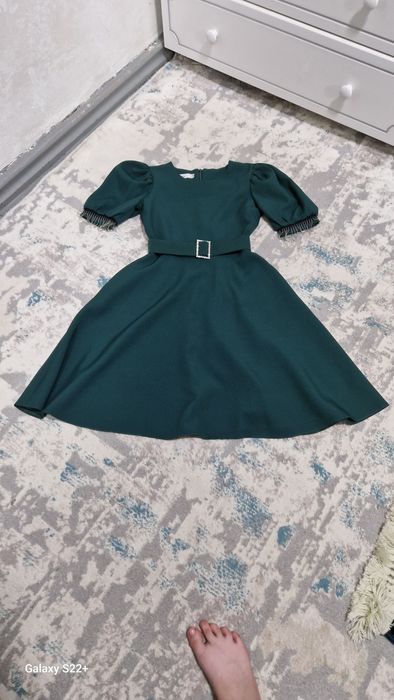 Красивое платье с ремнём