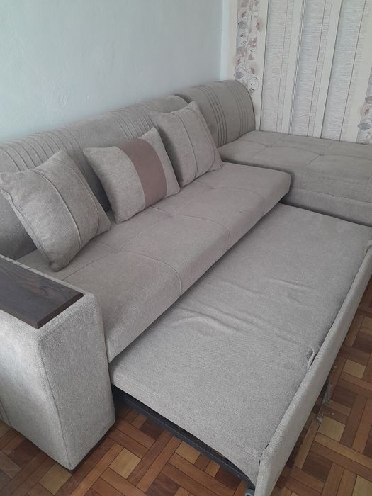 Продаётся диван.