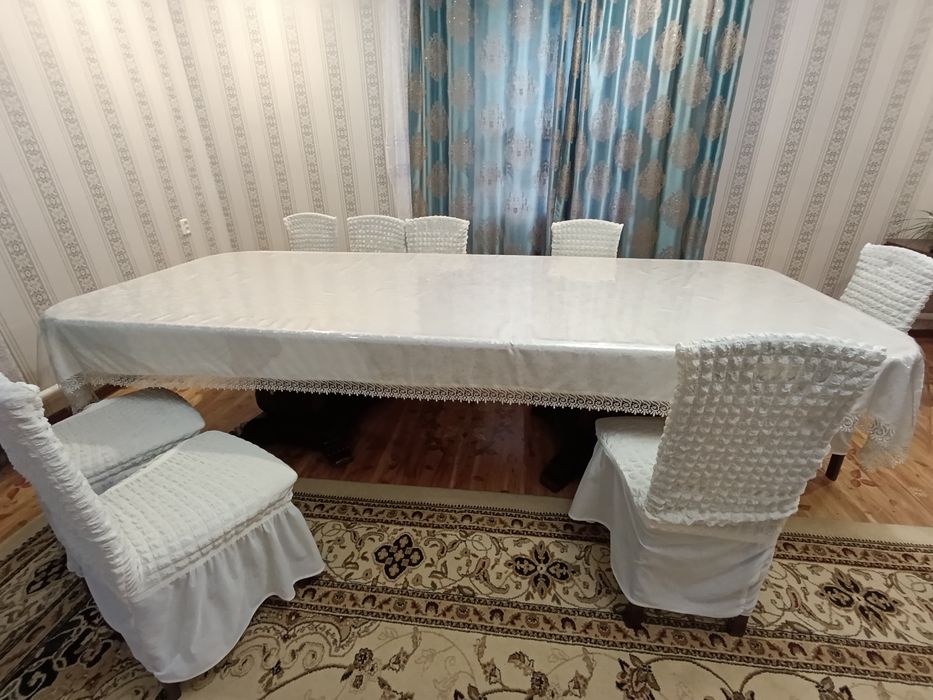 Продам стол в гостиную