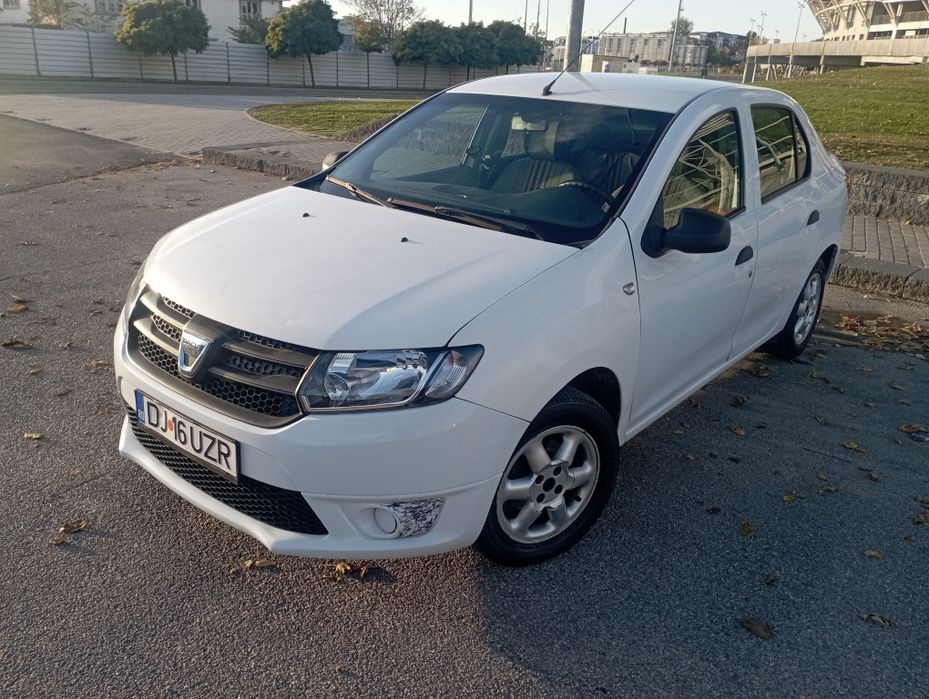 Vând mașină ingrijită folosită zilnic