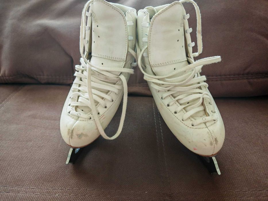 Patine Ouverture marime 36 (240) cu lama J Wilson