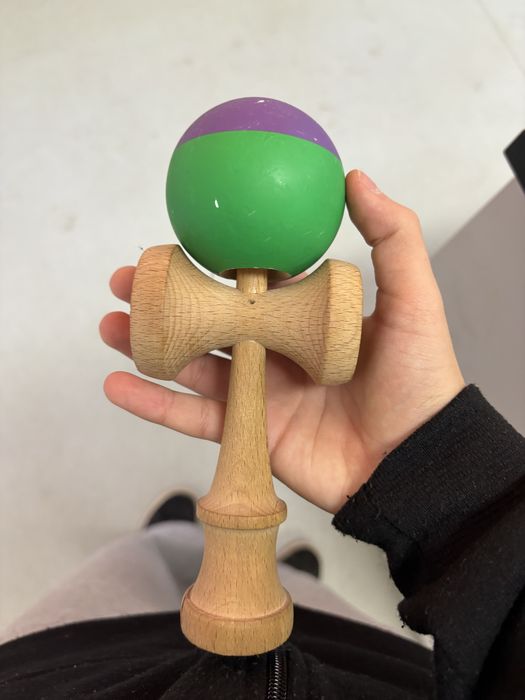 schimb kendama anti skid nelansata cu un broken shape
