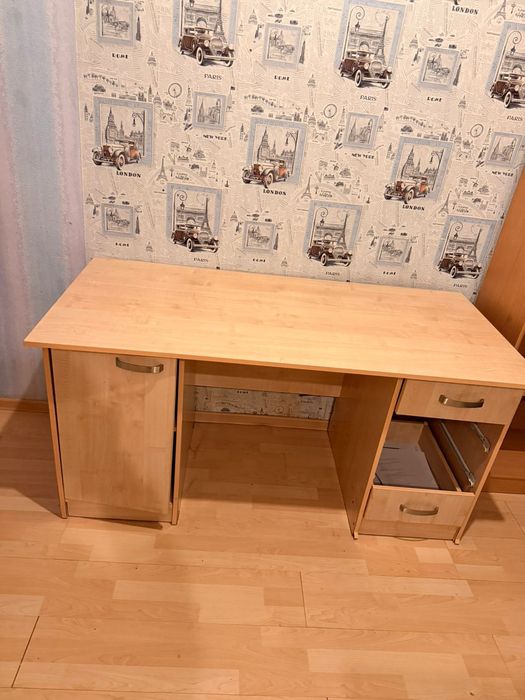 Отдам стол  бесплатно