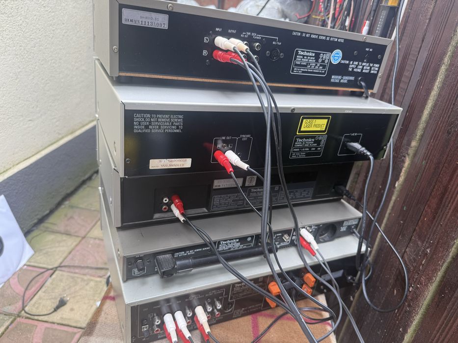 Linie technics argintie