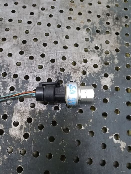 Senzor presiune aer conditionat chevrolet captiva c100 c140 2cp452