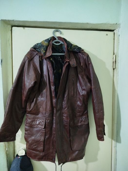 Продам кожаные куртки.