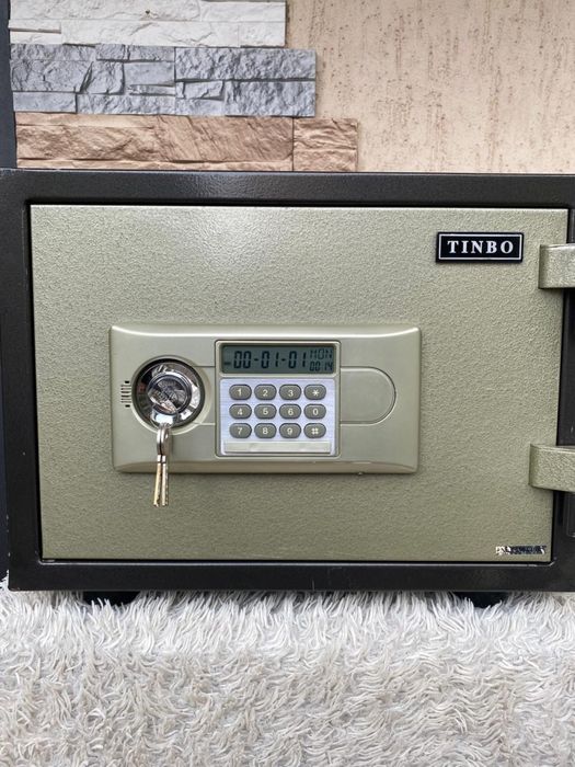 Продам сейф TINBO б/у