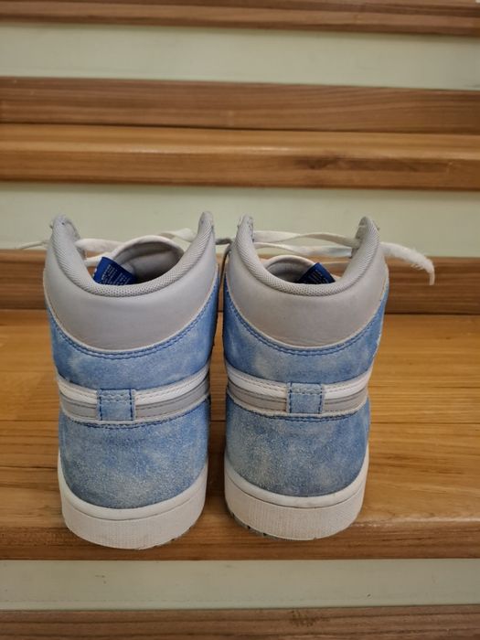 Jordan 1 High Hyper Royal