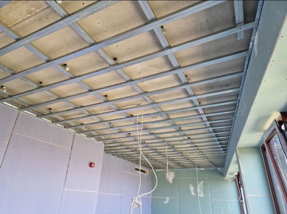 Executăm renovări interioare rapide și de calitate, oferind finisaje m