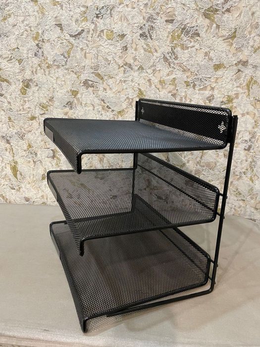 Полочка металлическая для офиса или дома