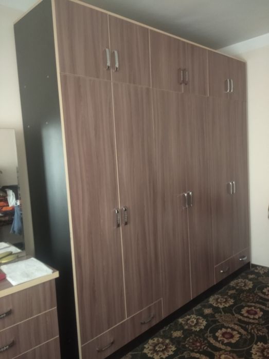 Shkaf Mebeli deyarli yangi