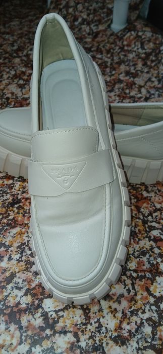 Продам обувь летнию...