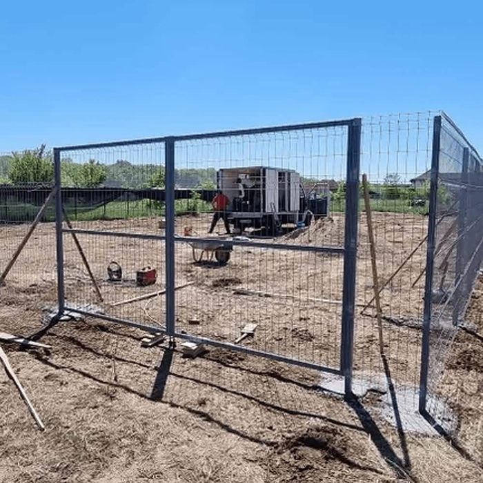 Construim garduri și porți la cerința clientului