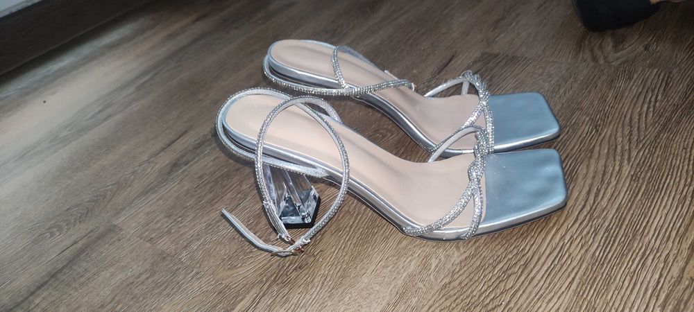 Нови, дамски обувки на токчета 37 и 39 номер бални, вечерни, официални