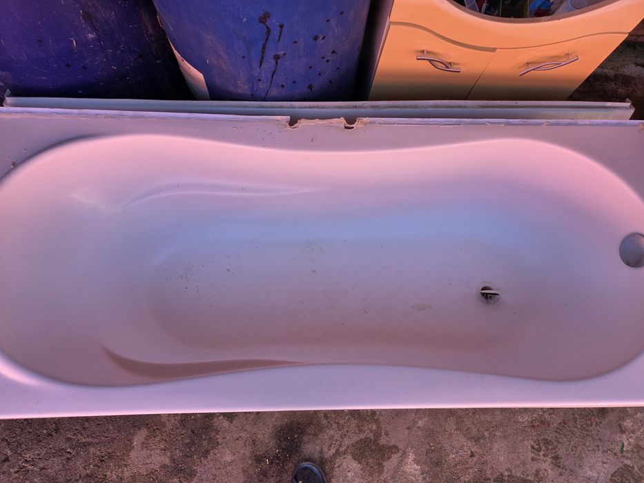 Vând cadă pentru baie in stare foarte bună