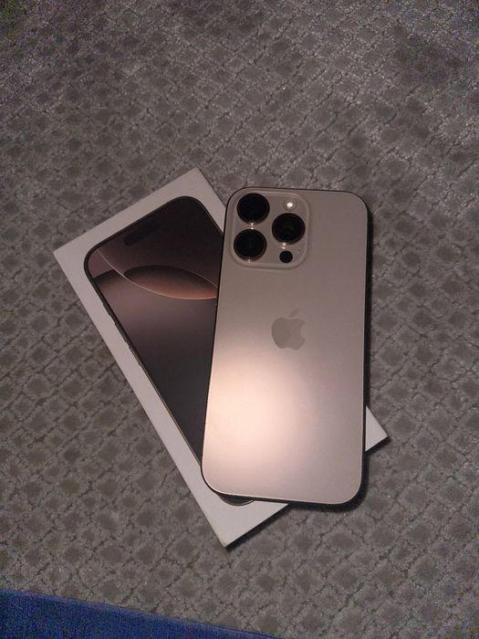 Iphone 16 pro Desert