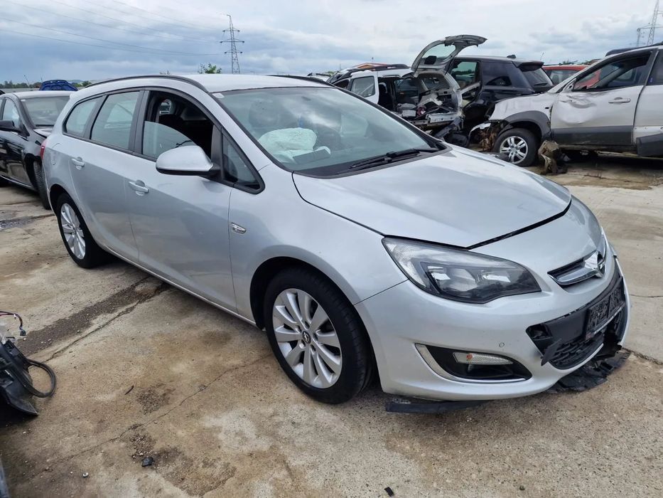 Dezmembram Opel Astra J, an 2011, 1.7 CDTI, cod A17DTS