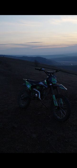 Se vinde cross jrh 125 cc