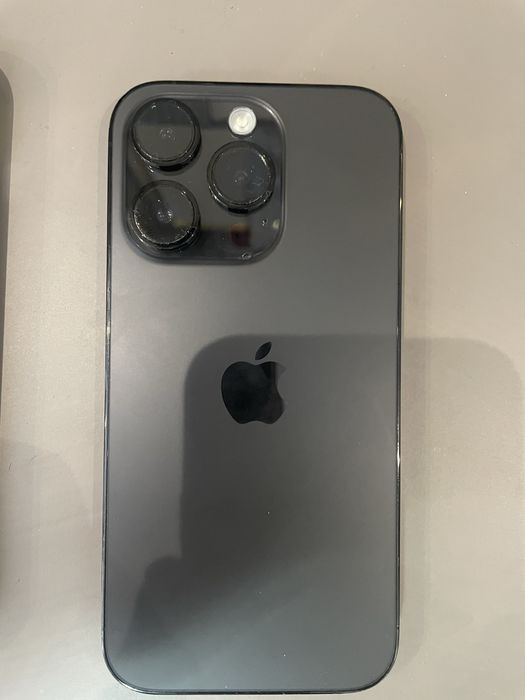 Продавам iphone 14 pro 128GB