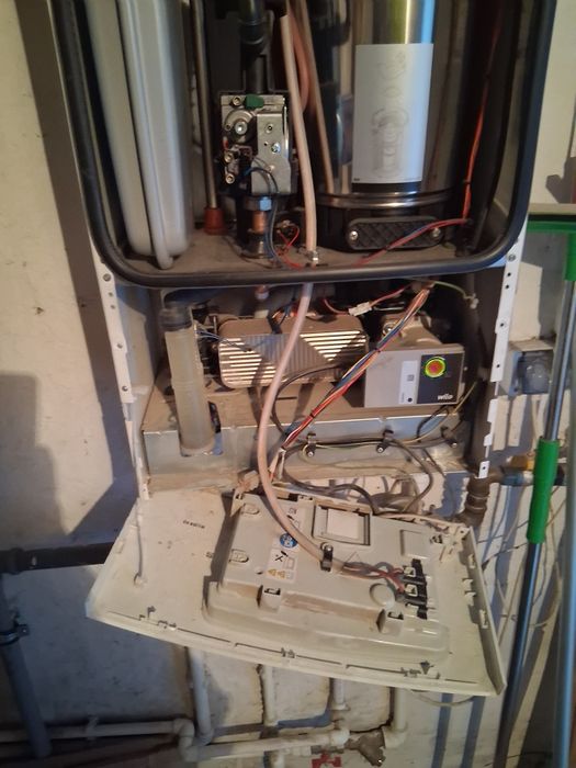 Vând piese centrale pe gaz