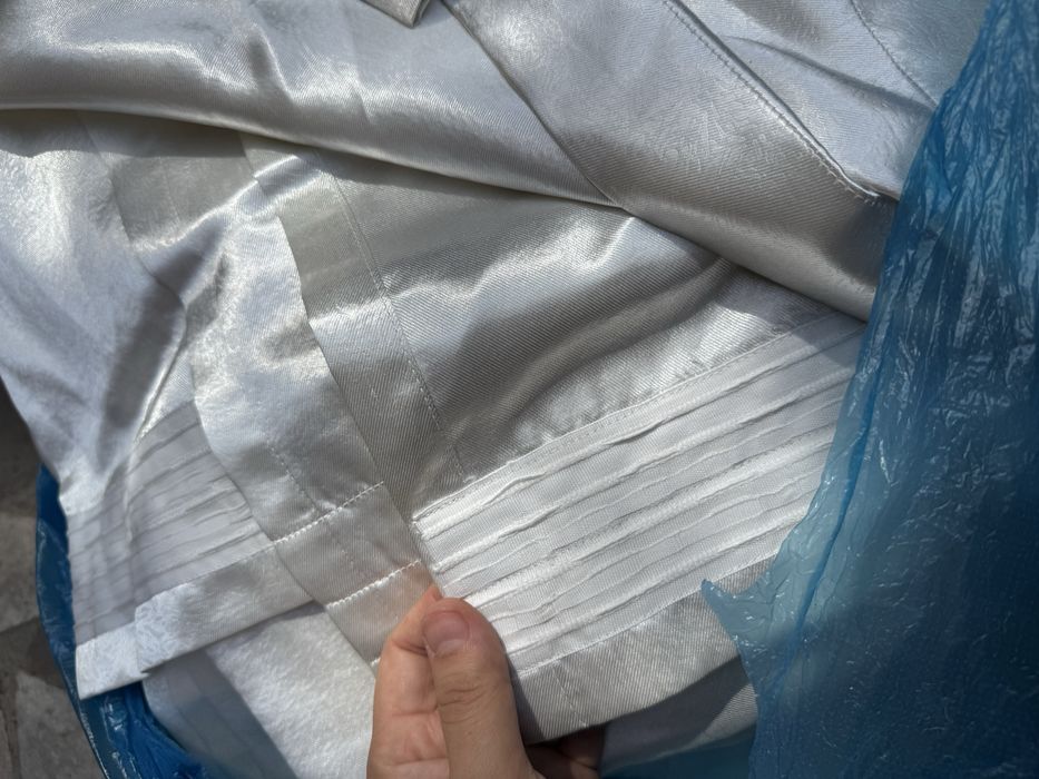 Продам шторы атлас белые