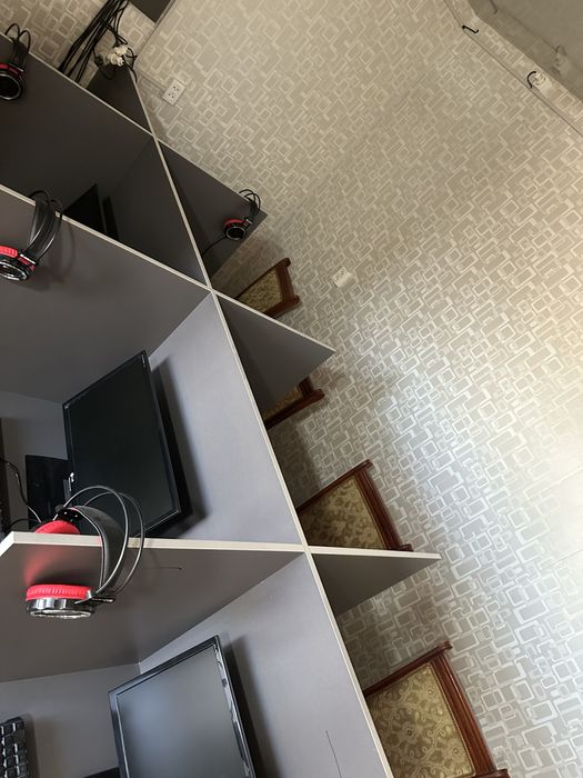 Kompyuterlar bor igravoy 7 ta srochno sotiladi! Mebellari bilan!!!