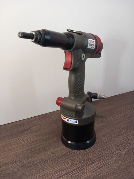Vând pistol pentru piulițe nituibile