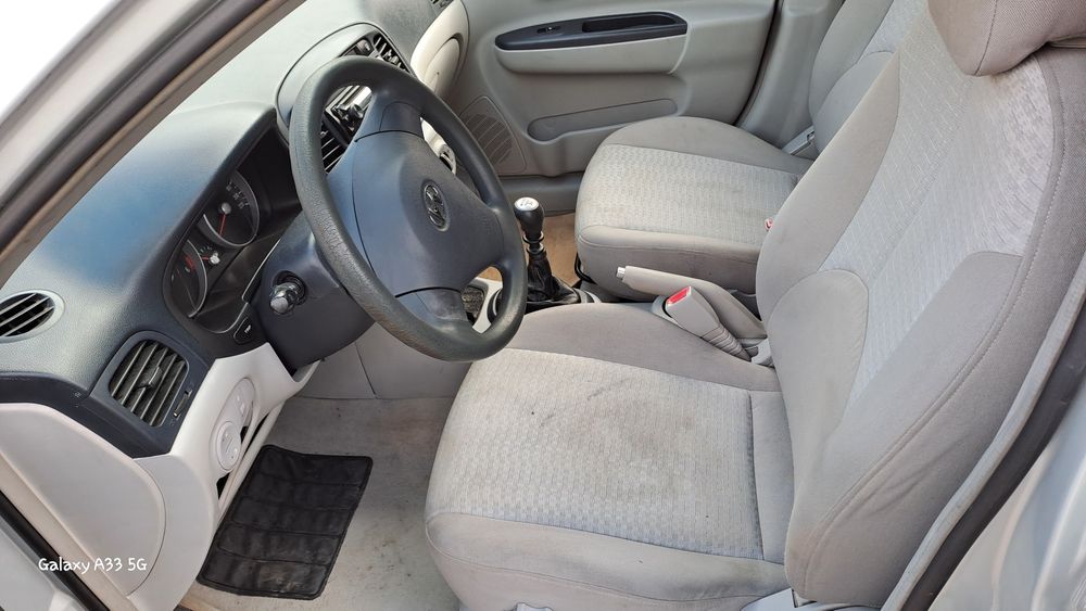 Vând Hyundai Accent 2000 Euro
