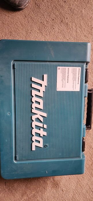 Перфоратор макита HR2470FT