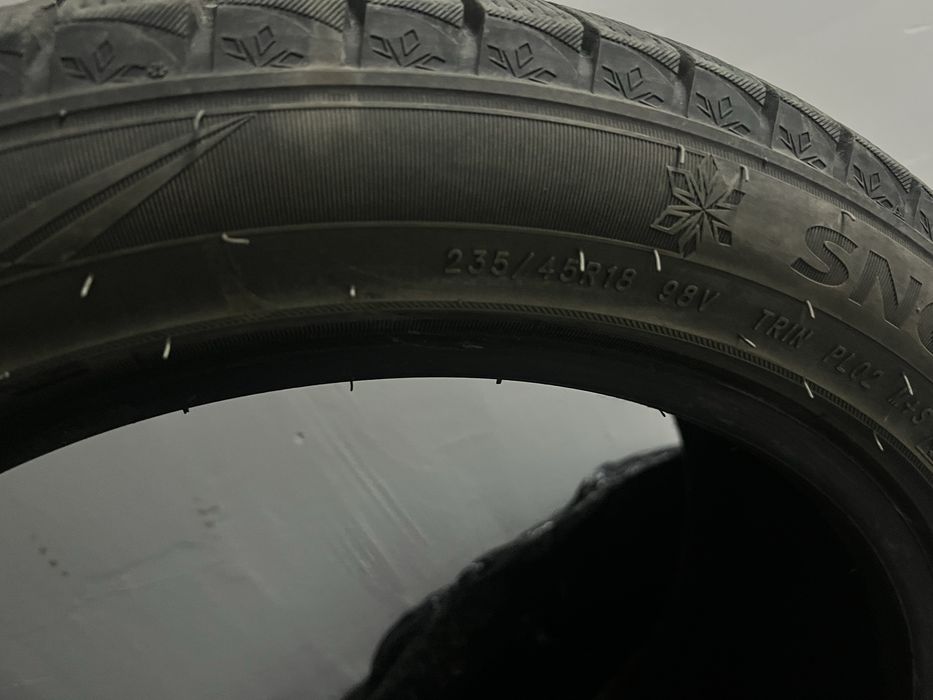 Triangle PL02 235/45 R18 98V без шипов