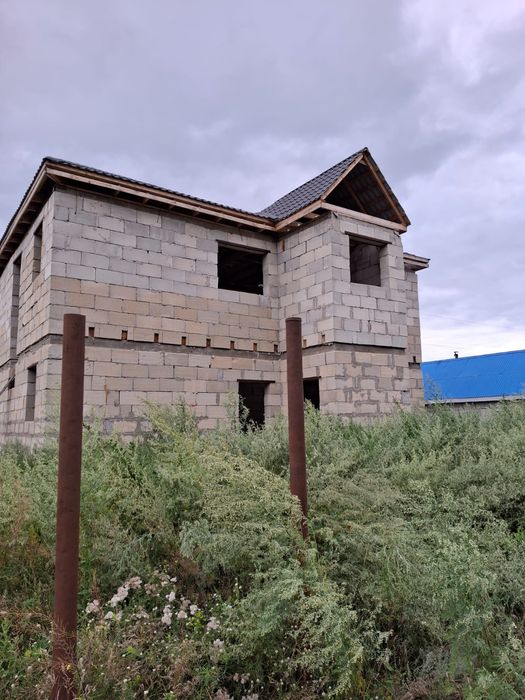 Продам коттедж недостроенный