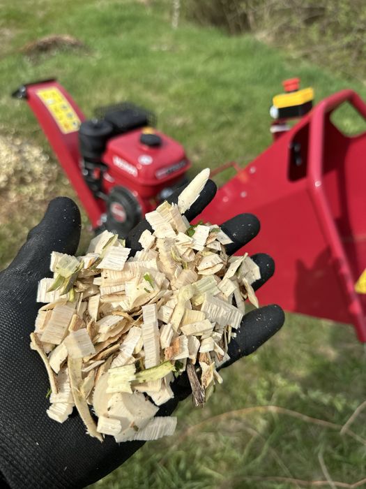 Tocător crengi și resturi vegetale benzină MTC-50B