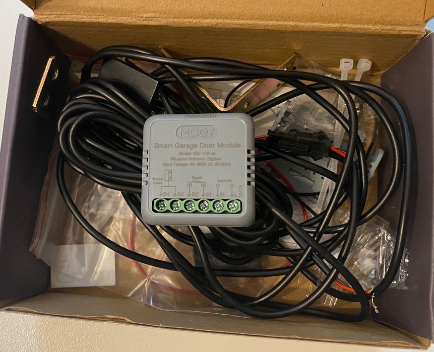 Moes Smart Garage Door Module/ Смарт реле за гаражни врати