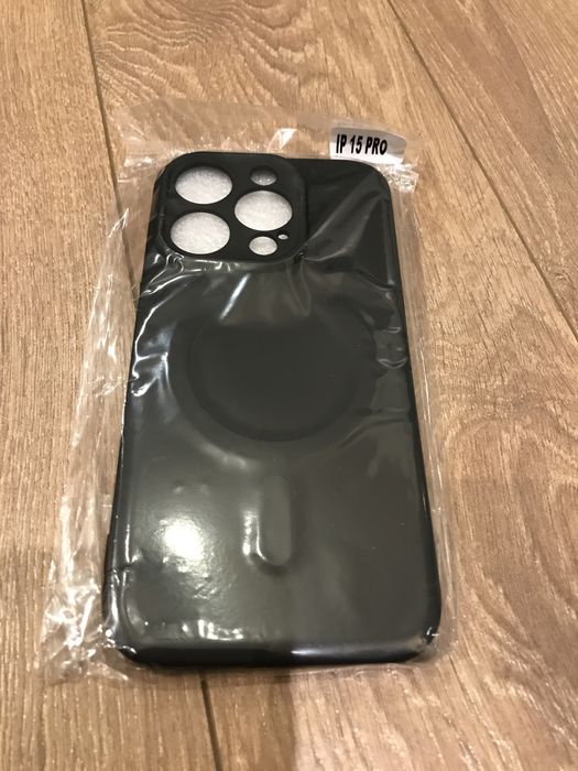 Кейс за I phone 15 Pro, черен