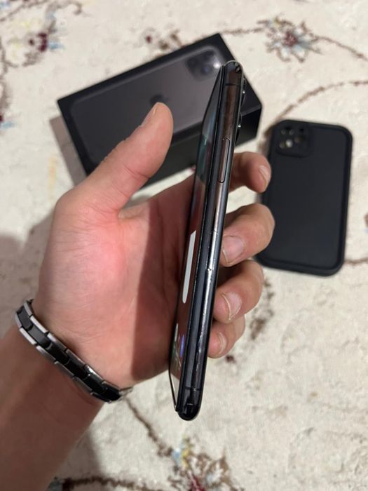 Айфон 11. Про.  .