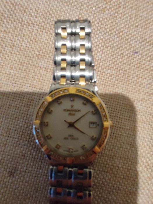 Часы с металлическим браслетом